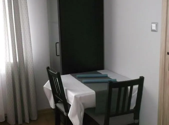 Przy Porcie Δωμάτια σε οικογενειακή κατοικία *